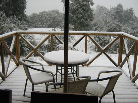 cabane sous la neige